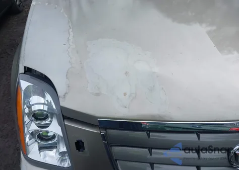 2004 Cadillac Srx V8 z USA, uszkodzony, nr VIN 1GYDE63A740138452